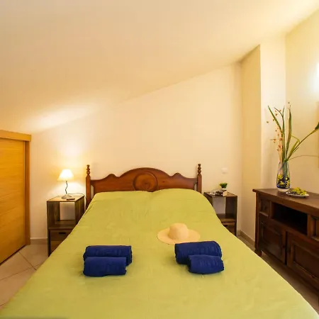 Penthouse Milea By Interhome דירה Patroves