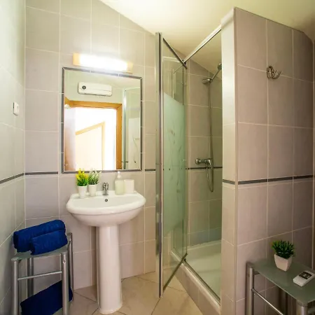 Apartment Penthouse Milea By Interhome Patroves