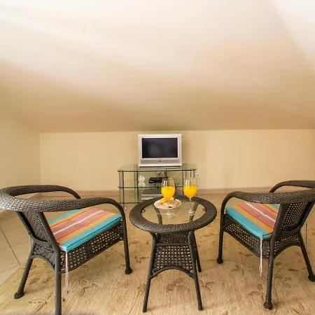 Penthouse Milea By Interhome Apartamento Patroves